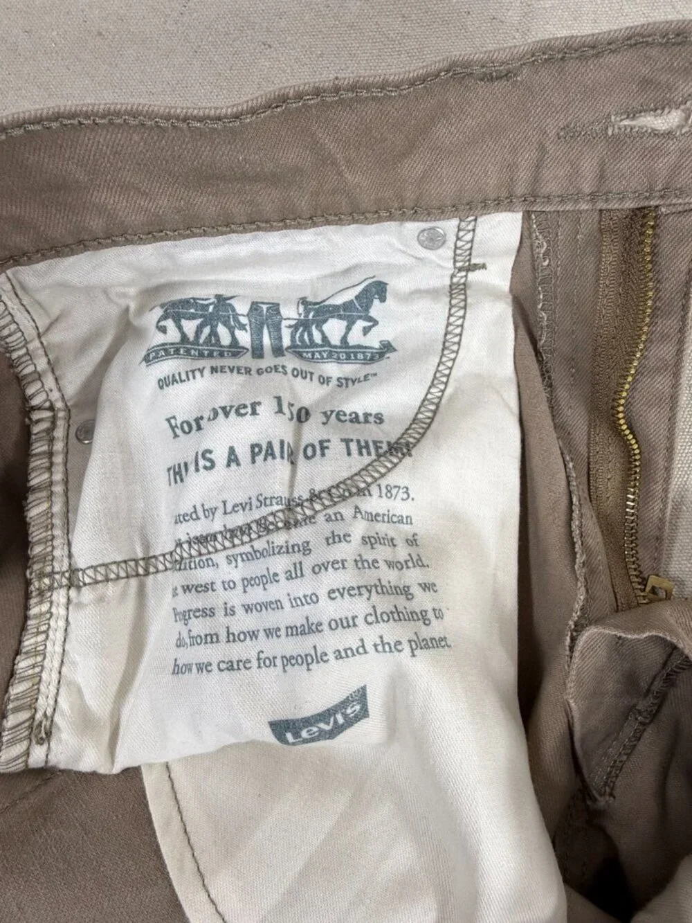 Levi’s Jeans Men’s 505 Jeans 33x32 Tan Khaki 505 Straight Leg Stretch Denim